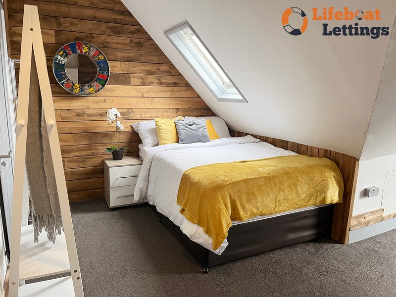 Photo 1: Bedroom 6 a