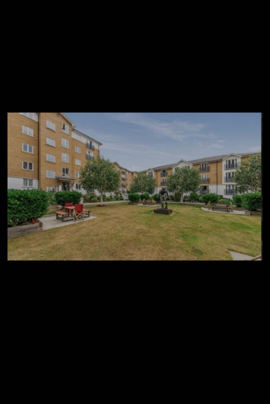 Photo 1: Communal garden