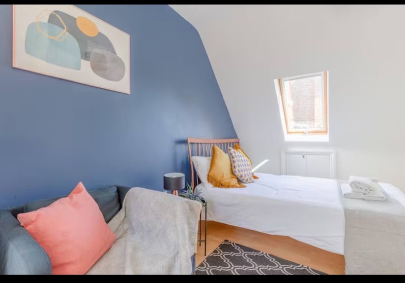 Photo 1: This will be your potential room, it is fully furnished with mirror, table, wadrobe and storage
