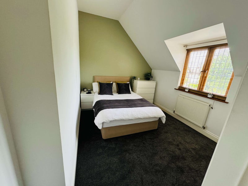 Photo 1: Bedroom 6
