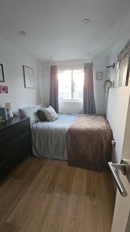 Photo 1: The room