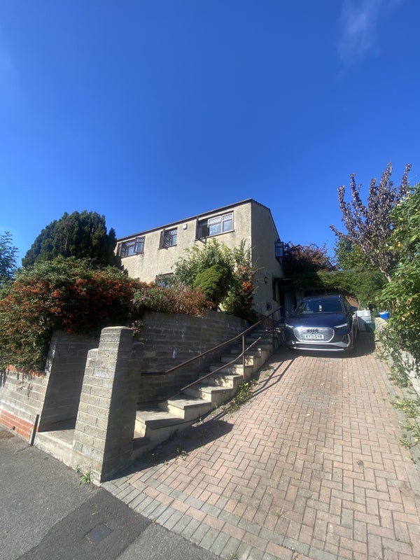 Photo 1: Front of House