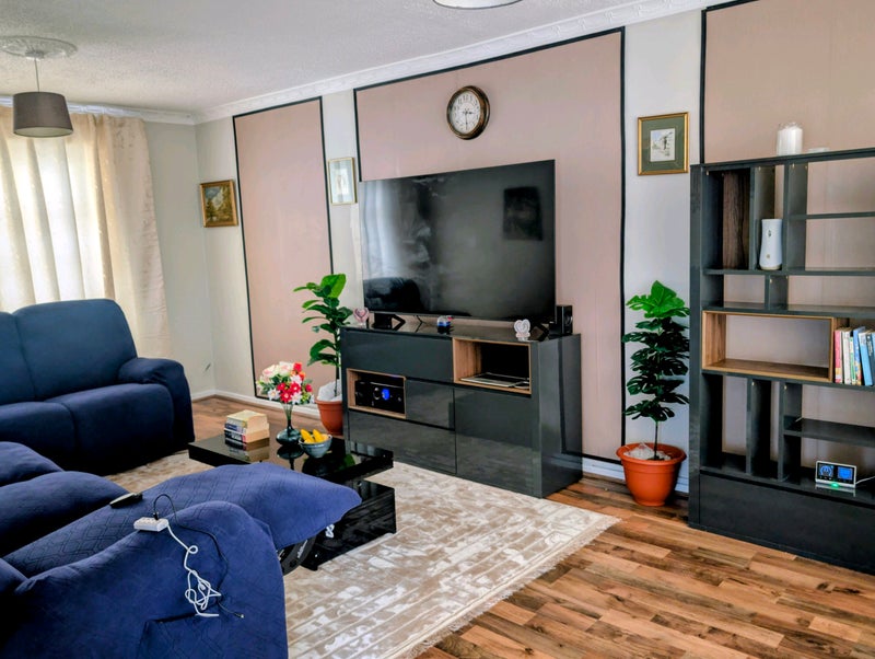 Photo 1: Cozy lounge