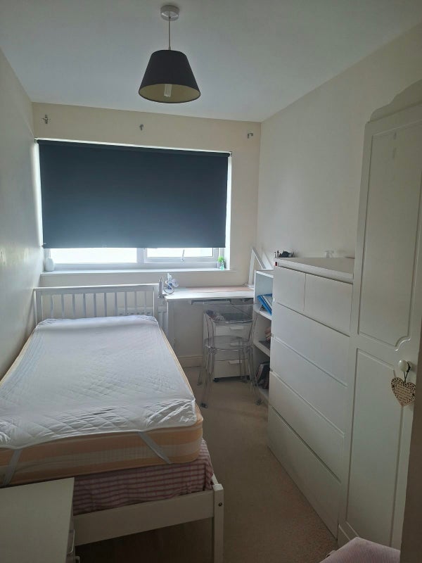 Photo 1: Furnished single bedroom