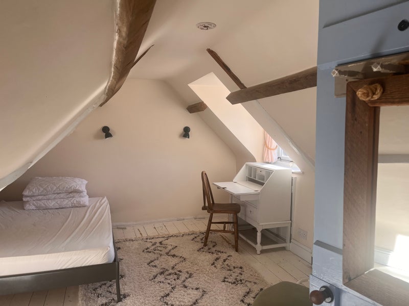 Photo 1: Bedroom, freshly decorated