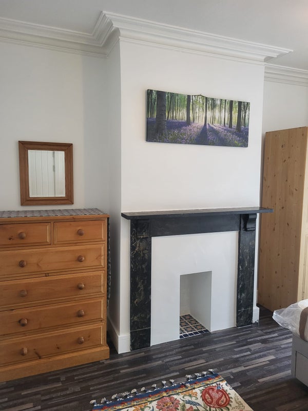 Photo 1: Bedroom