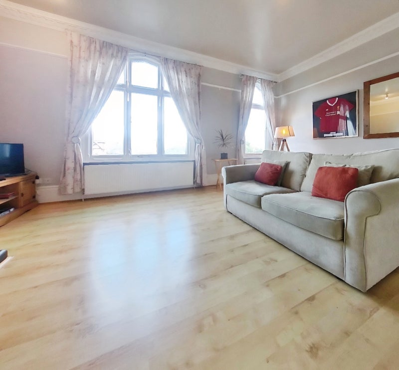Photo 1: Lounge