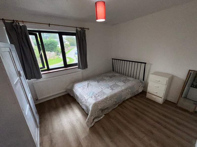 Photo 1: Bedroom