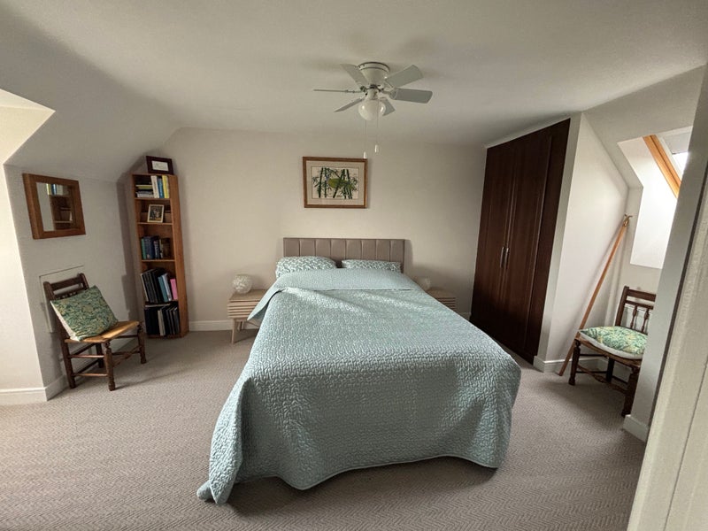Photo 1: Main bedroom . Top floor in semi detached home