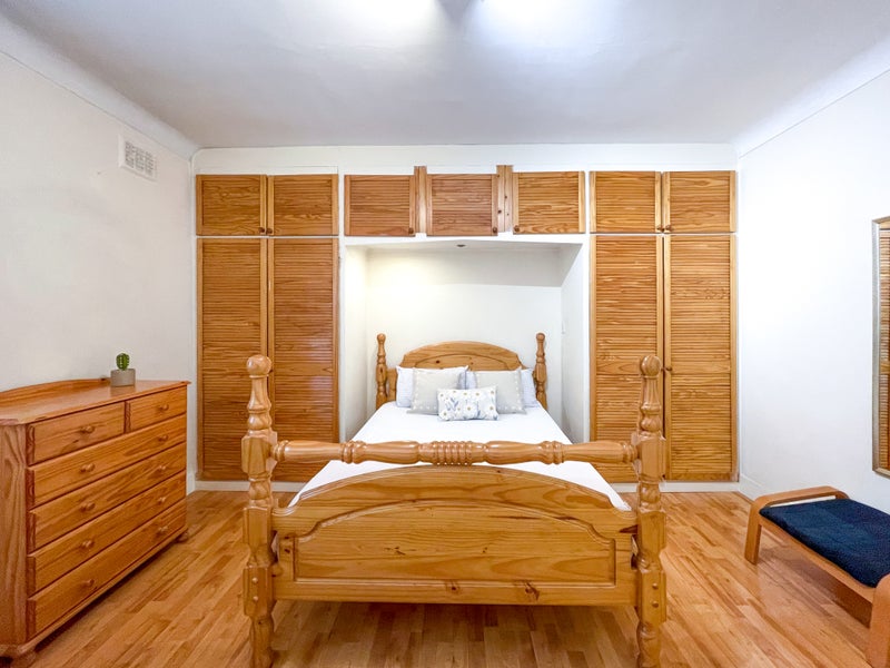 Photo 1: Bedroom