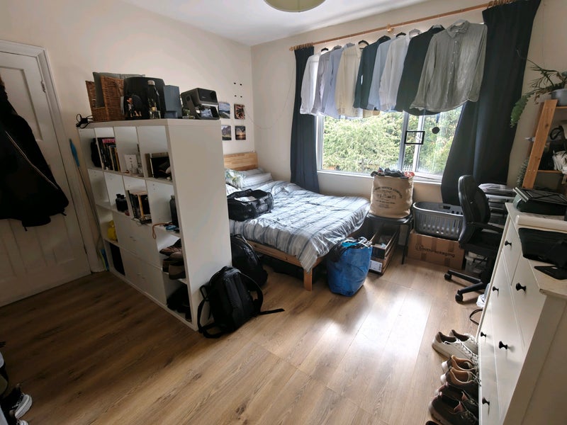 Photo 1: Bedroom