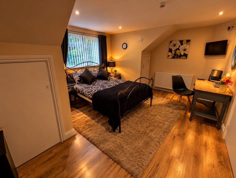 Photo 1: Room 12