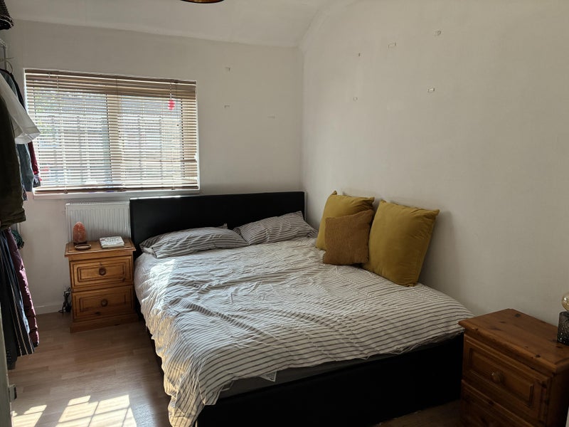Photo 1: Bedroom 1