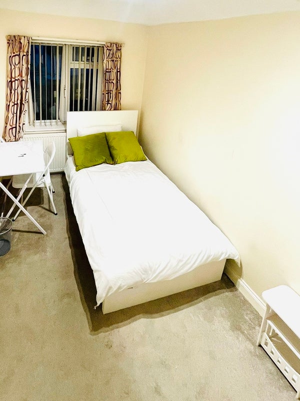 Photo 1: Single room (room 4)