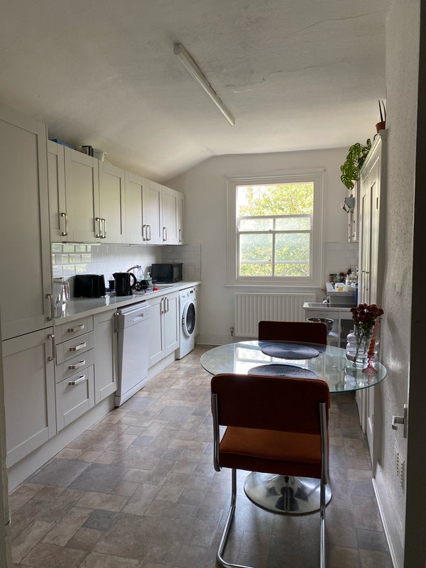 Photo 1: Kitchen