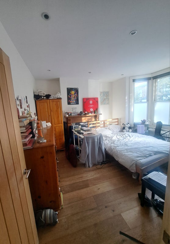 Photo 1: Bedroom