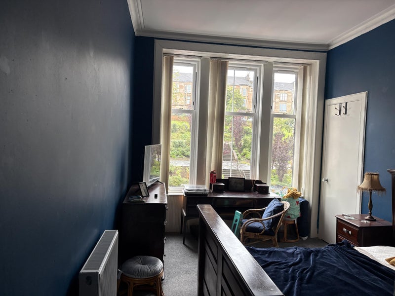 Photo 1: Bedroom
