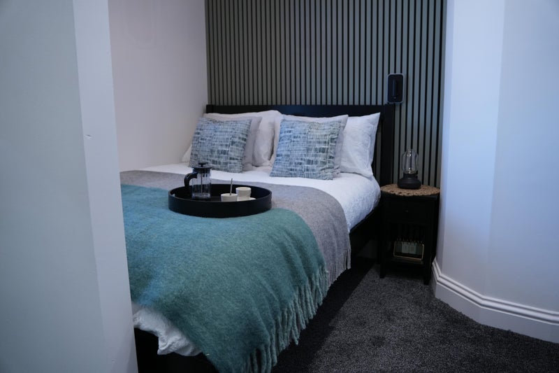 Photo 1: Room 8