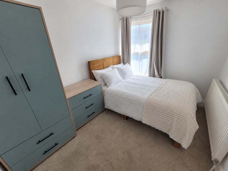 Photo 1: Room 6