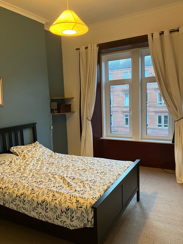Photo 1: Bedroom