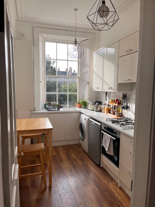 Photo 1: Kitchen