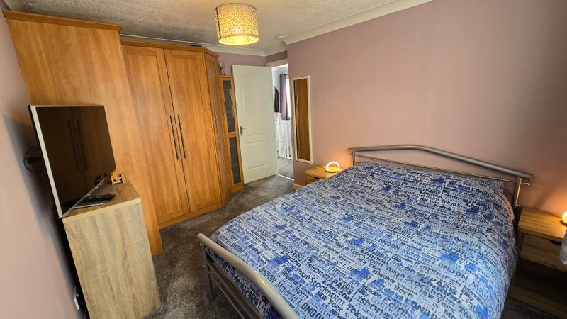 Photo 1: Room4Rent