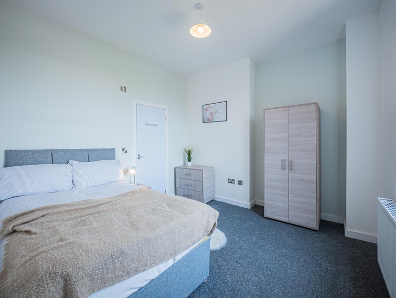 Photo 1: Room 3