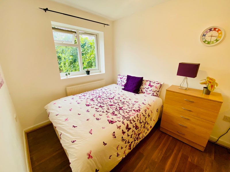 Photo 1: ROOM 1      