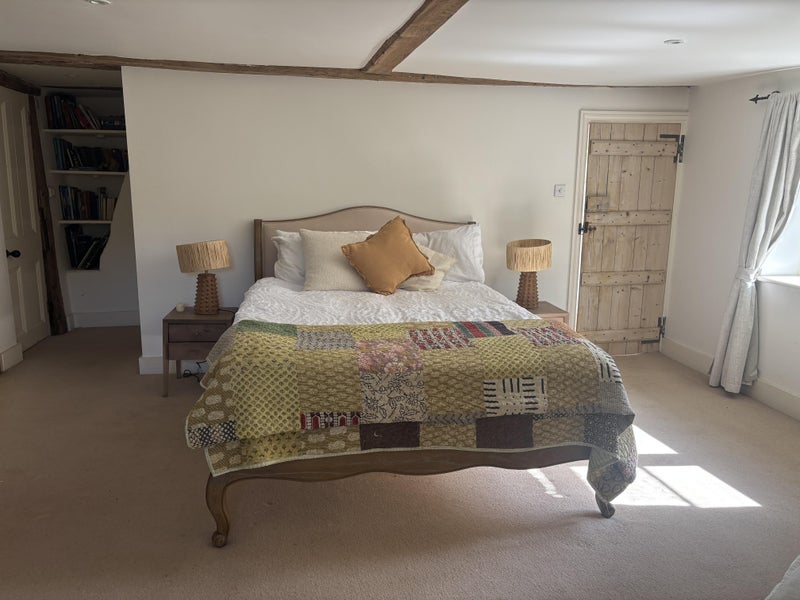 Photo 1: Bedroom
