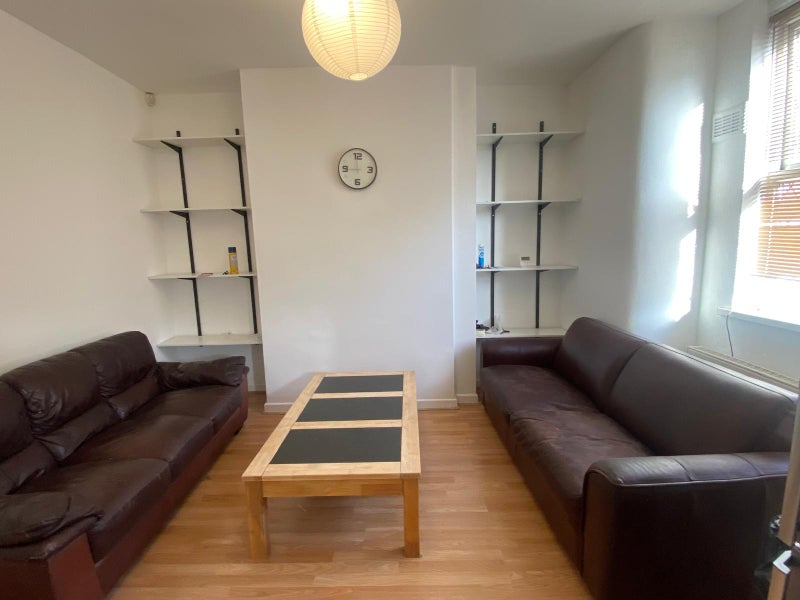 Photo 1: lounge area