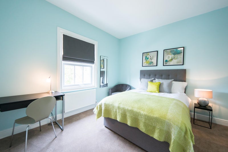 Photo 1: Room 5