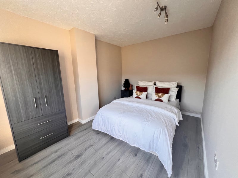 Photo 1: Room 1 £700