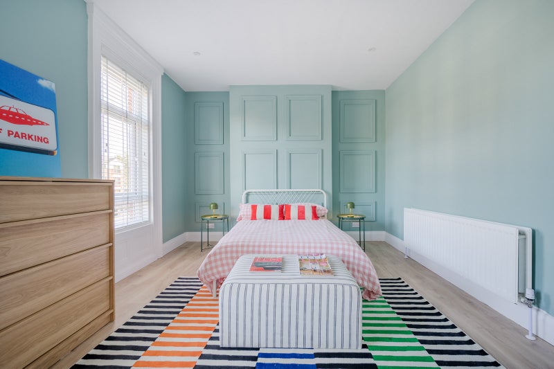 Photo 1: Bedroom 1 