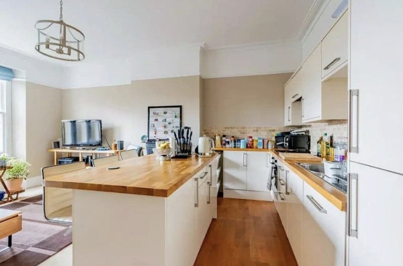 Photo 1: Kitchen