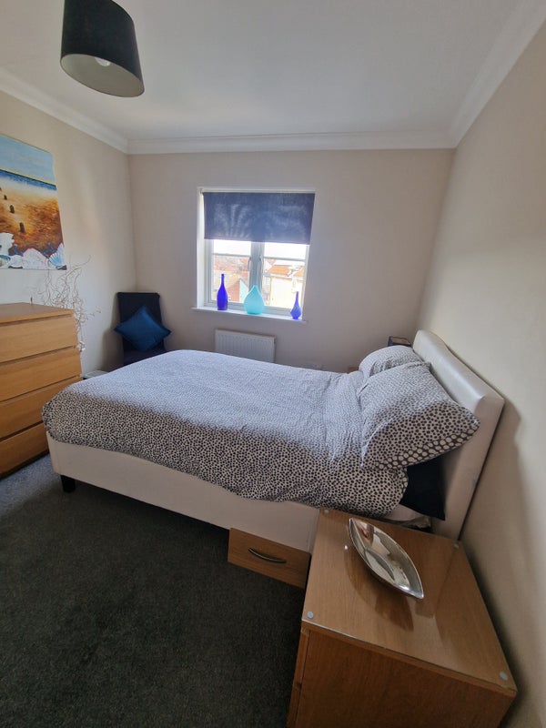 Photo 1: BEDROOM 