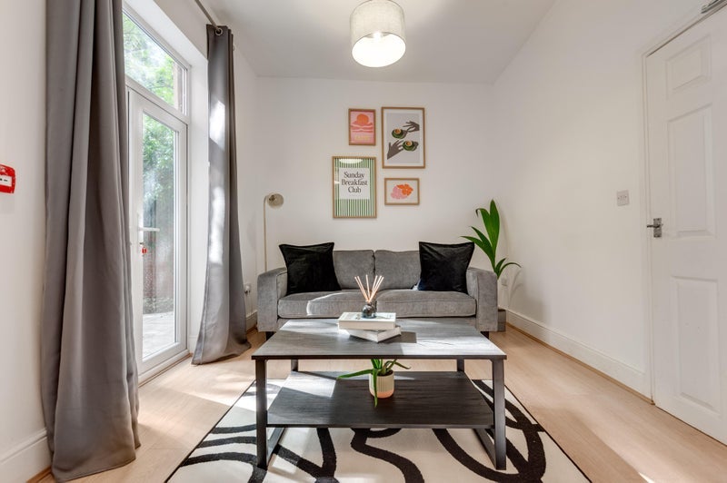 Photo 1: Living Room 1/2
