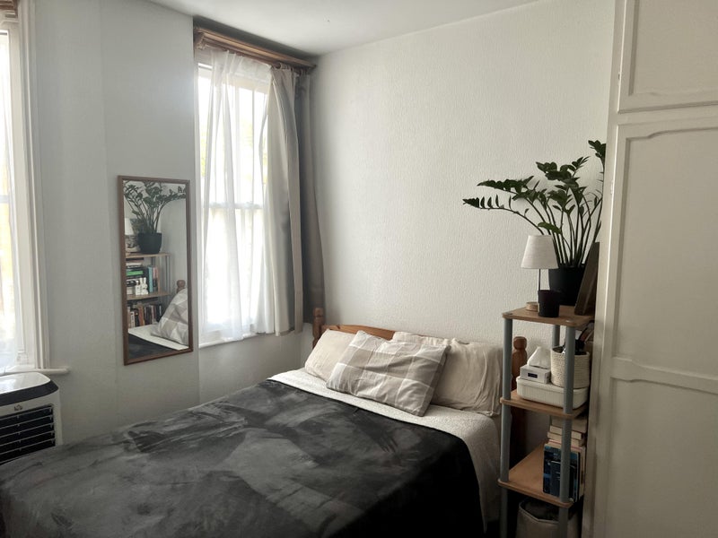 Photo 1: Bedroom (1)