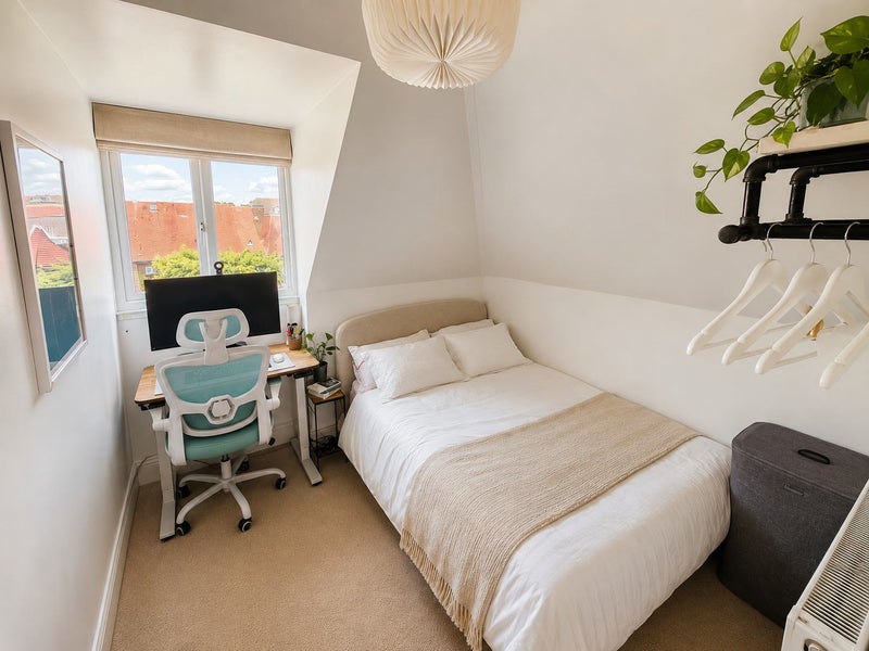 Photo 1: The bedroom