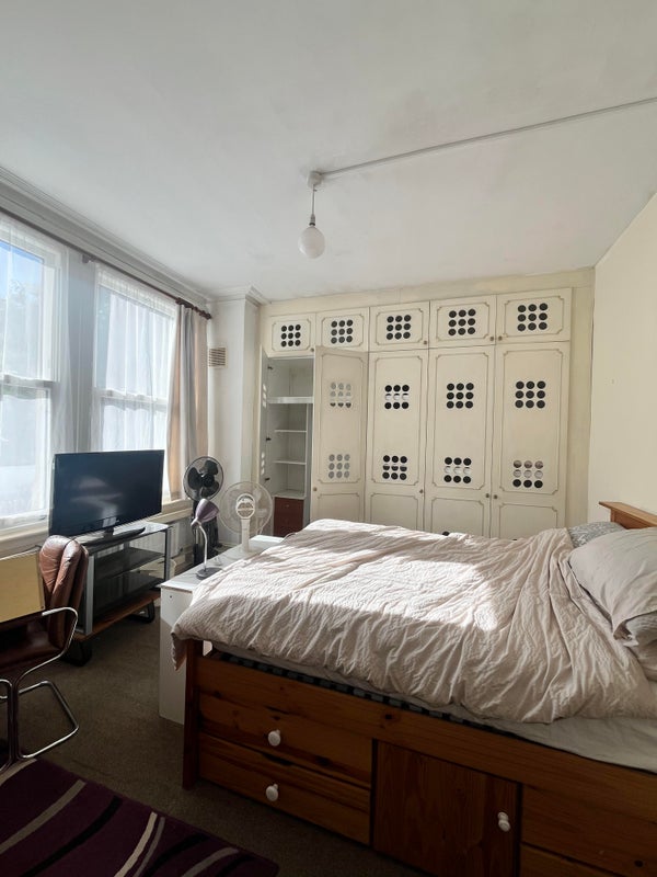 Photo 1: Double room £600 pm