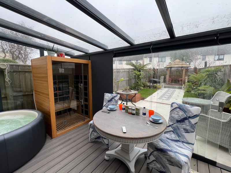Photo 1: Garden room