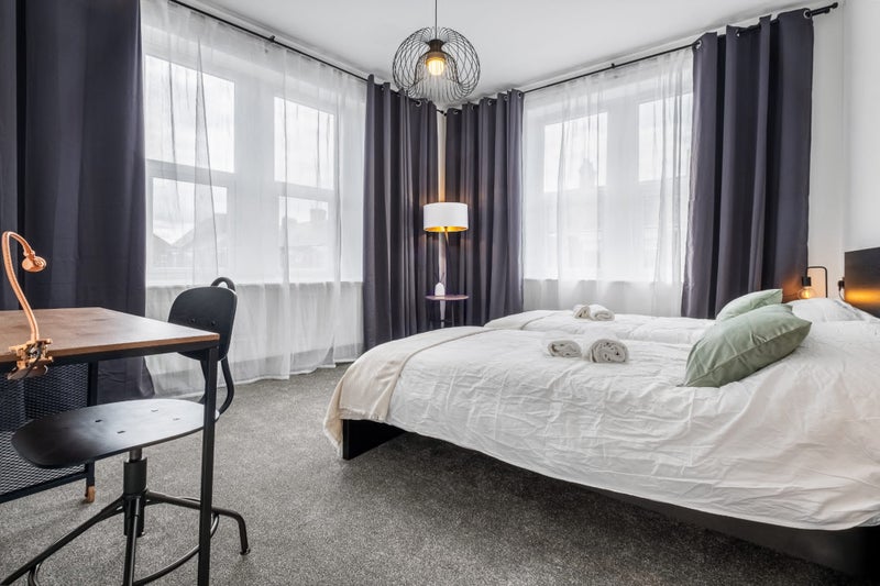 Photo 1: Room 4