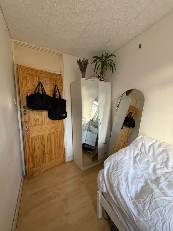 Photo 1: Room pic 1 