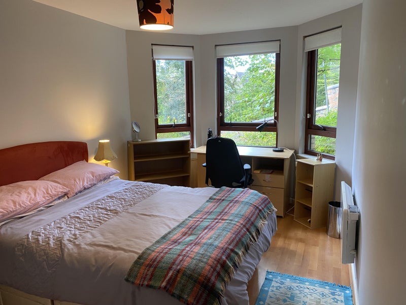 Photo 1: bedroom