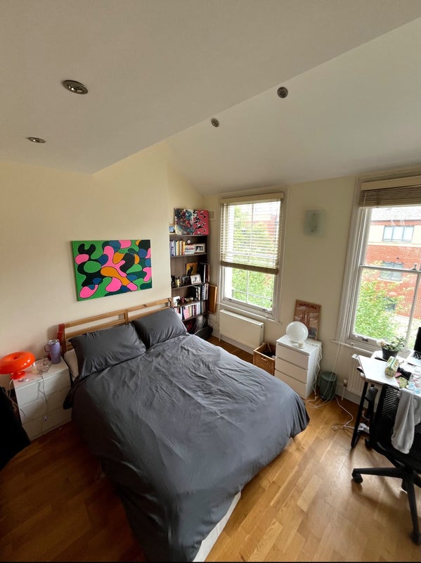 Photo 1: Room