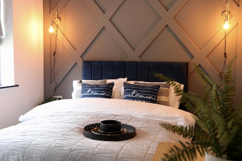Photo 1: Room 1