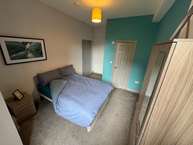 Photo 1: Room 2 Bedroom
