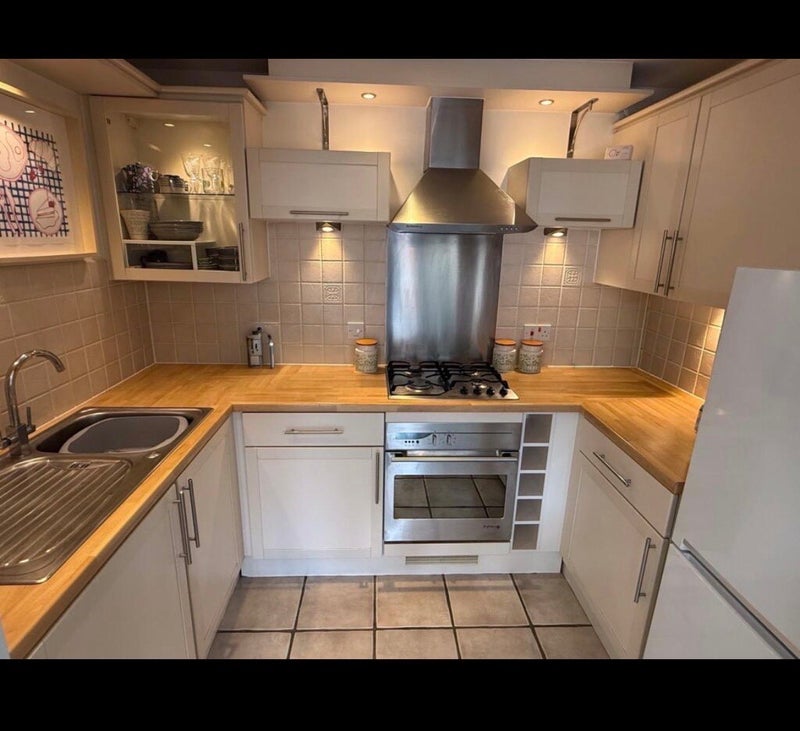 Photo 1: Shared Kitchen