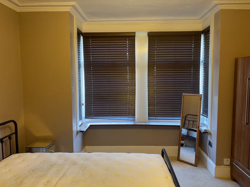 Photo 1: Bedroom 