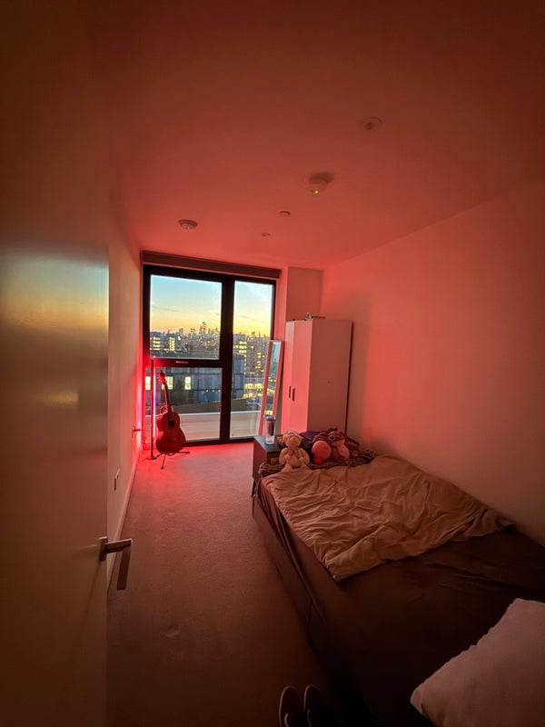 Photo 1: Single room 