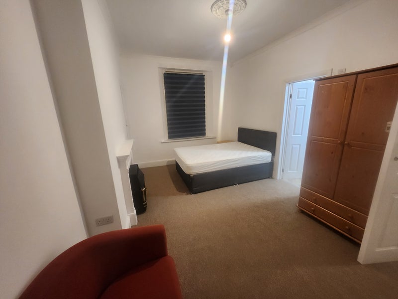 Photo 1: Room